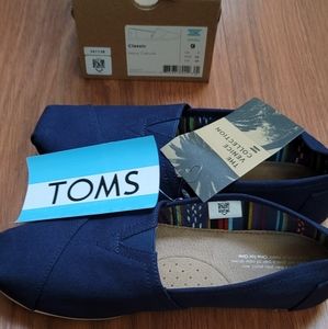 Toms Classic, Navy Canvas, Size 9